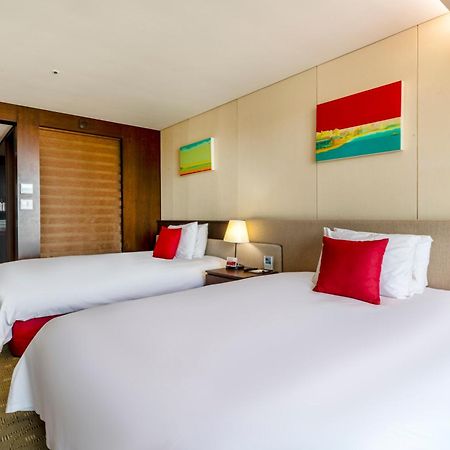 Ramada By Wyndham Jeju Hamdeok Hotel ภายนอก รูปภาพ