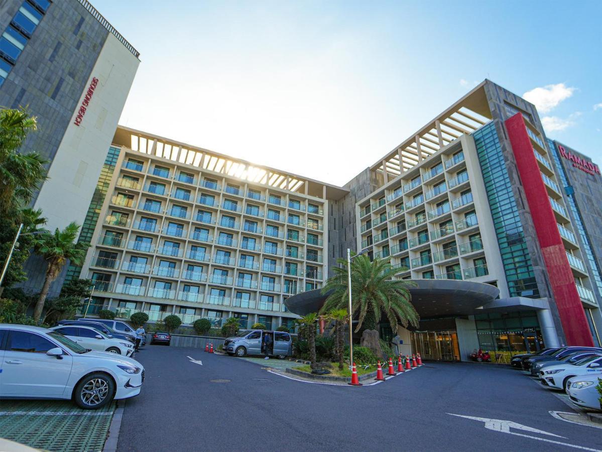 Ramada By Wyndham Jeju Hamdeok Hotel ภายนอก รูปภาพ