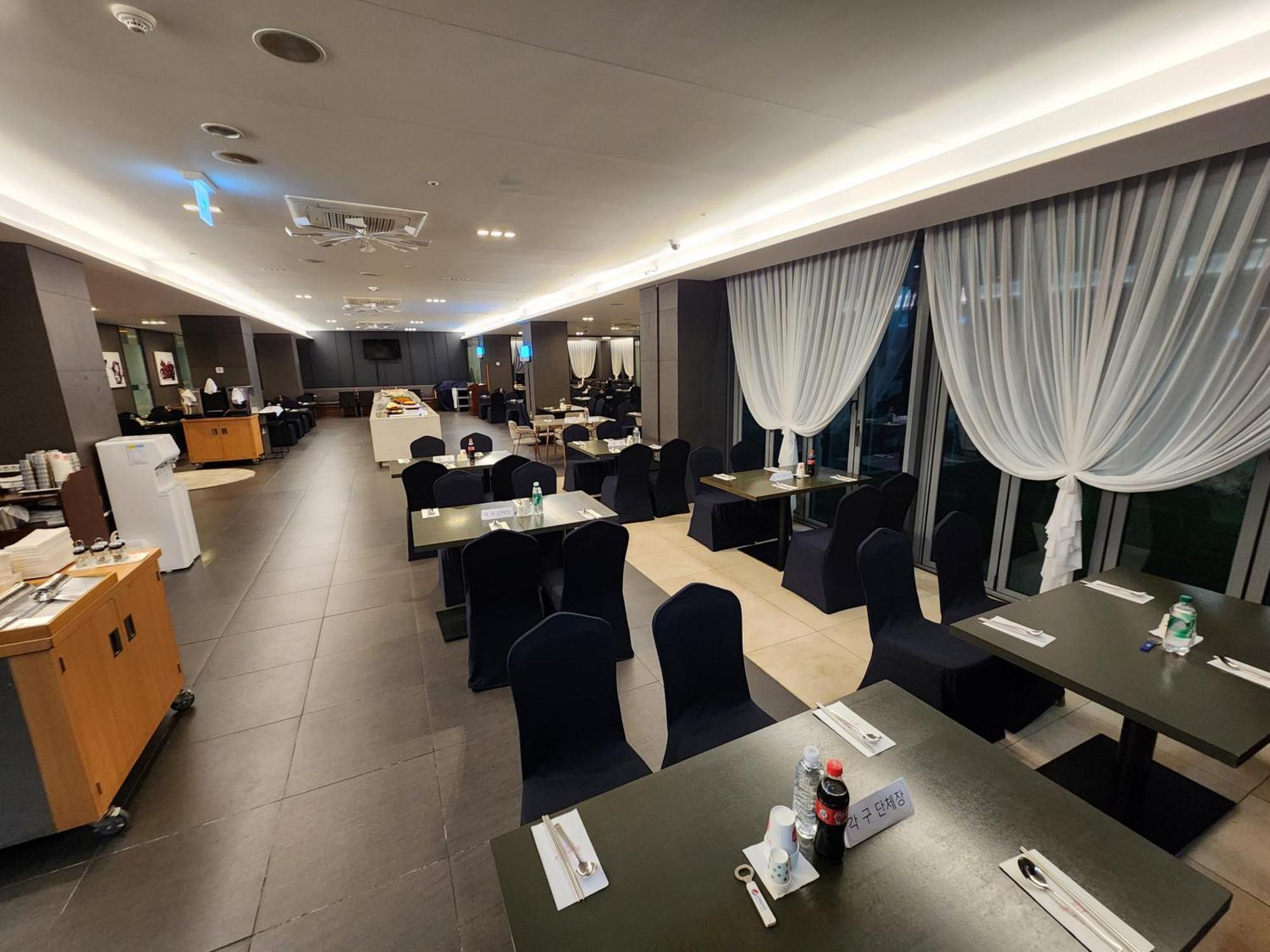 Ramada By Wyndham Jeju Hamdeok Hotel ภายนอก รูปภาพ