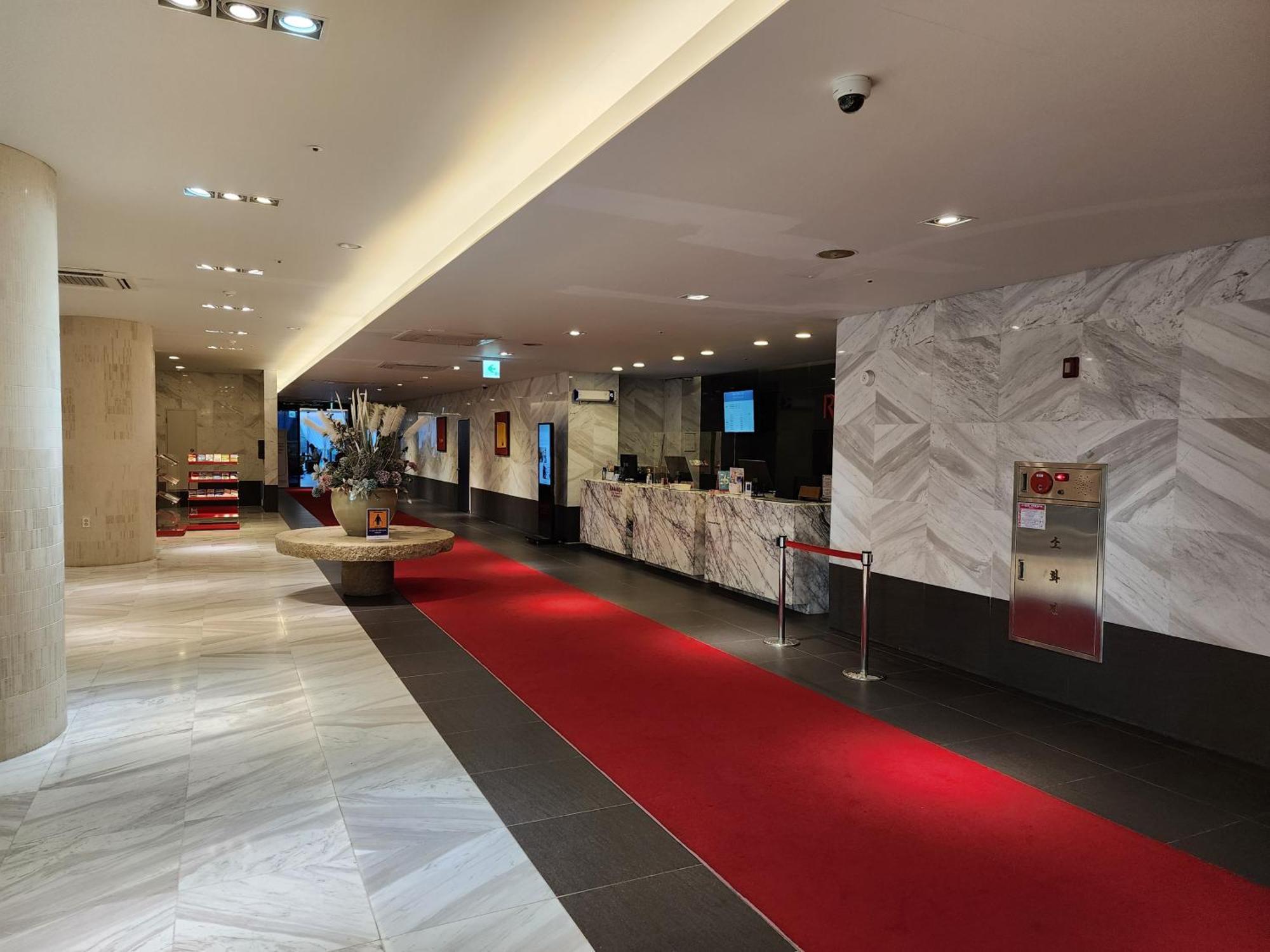Ramada By Wyndham Jeju Hamdeok Hotel ภายนอก รูปภาพ