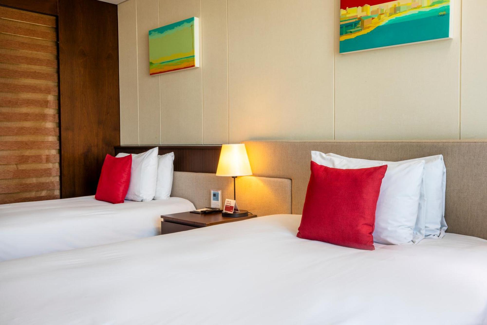 Ramada By Wyndham Jeju Hamdeok Hotel ภายนอก รูปภาพ
