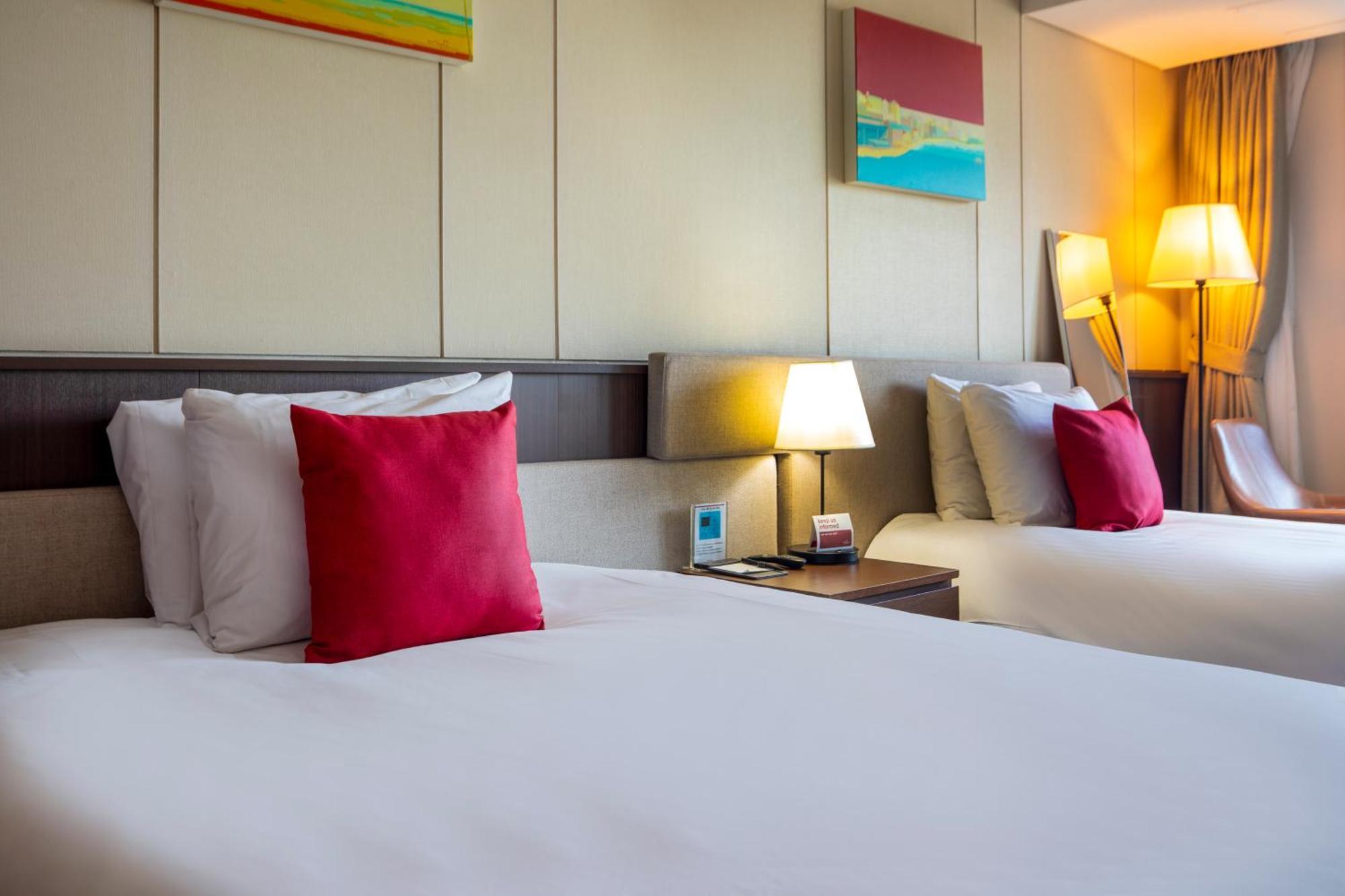 Ramada By Wyndham Jeju Hamdeok Hotel ภายนอก รูปภาพ