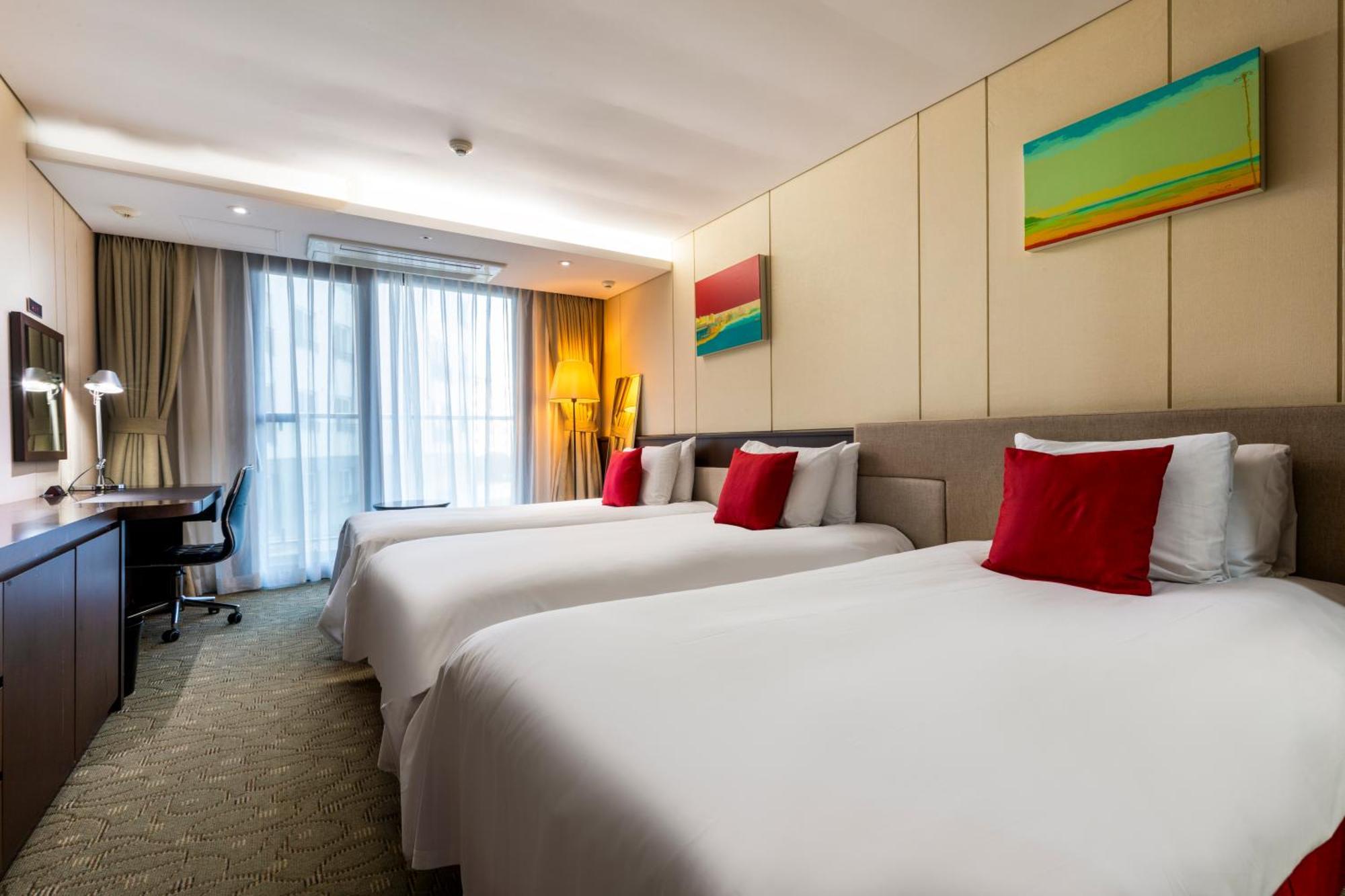 Ramada By Wyndham Jeju Hamdeok Hotel ภายนอก รูปภาพ